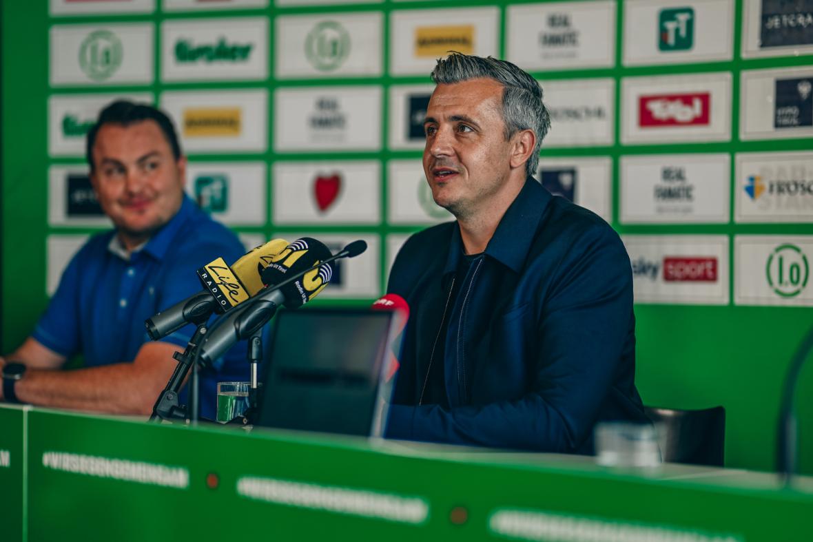 Pressekonferenz vor dem Heimspiel gegen Salzburg