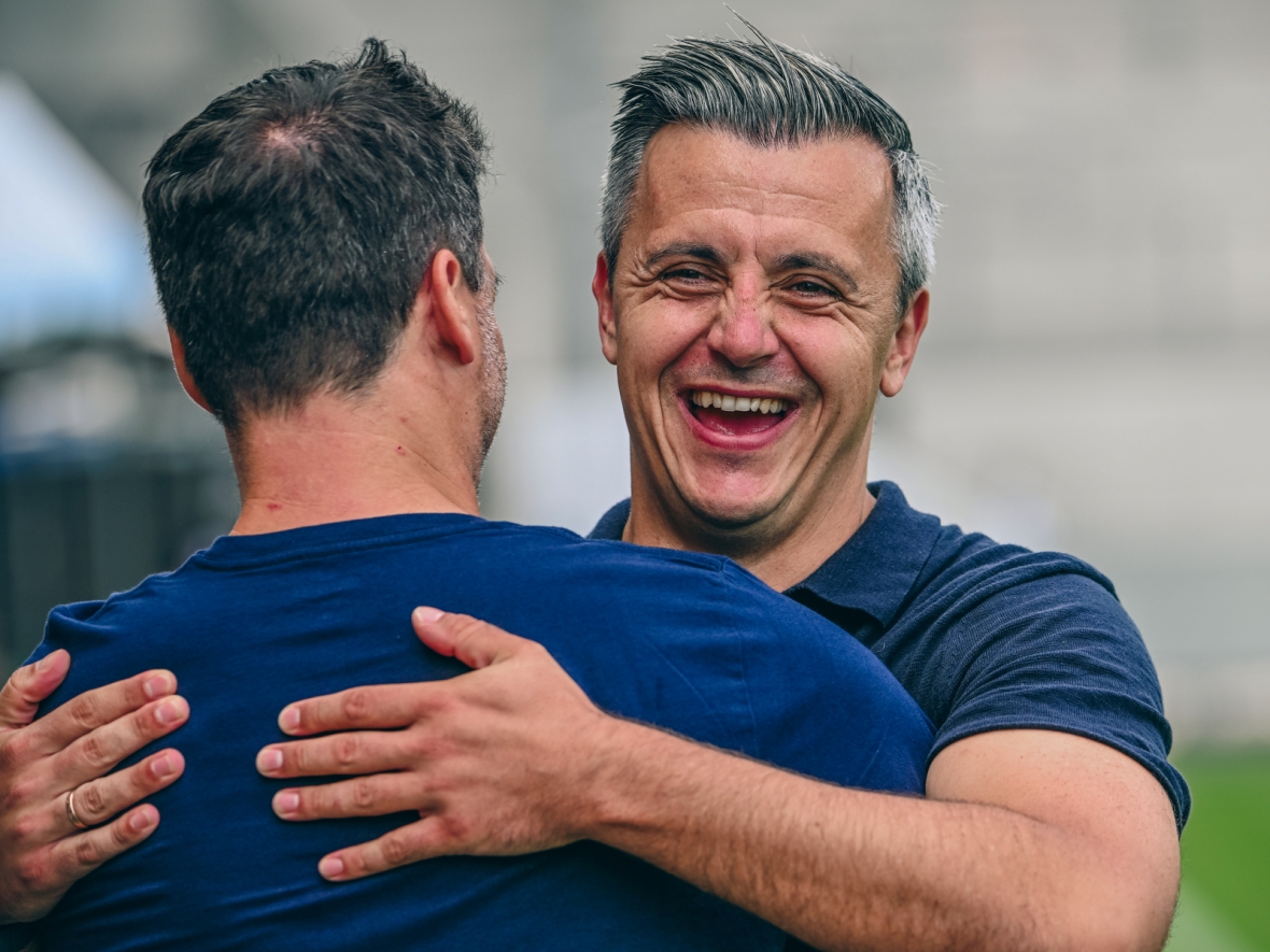 Hat derzeit gut lachen: Nach zwei Siegen en suite freut sich Cheftrainer Philipp Semlic auf sein Heimdebüt